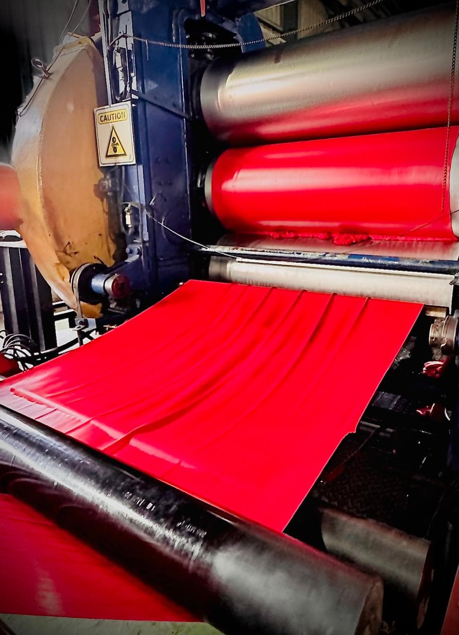 Rubber sheeting machine