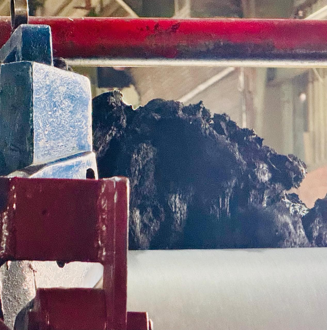 AU 40 shore black compound prepared for sheeting production