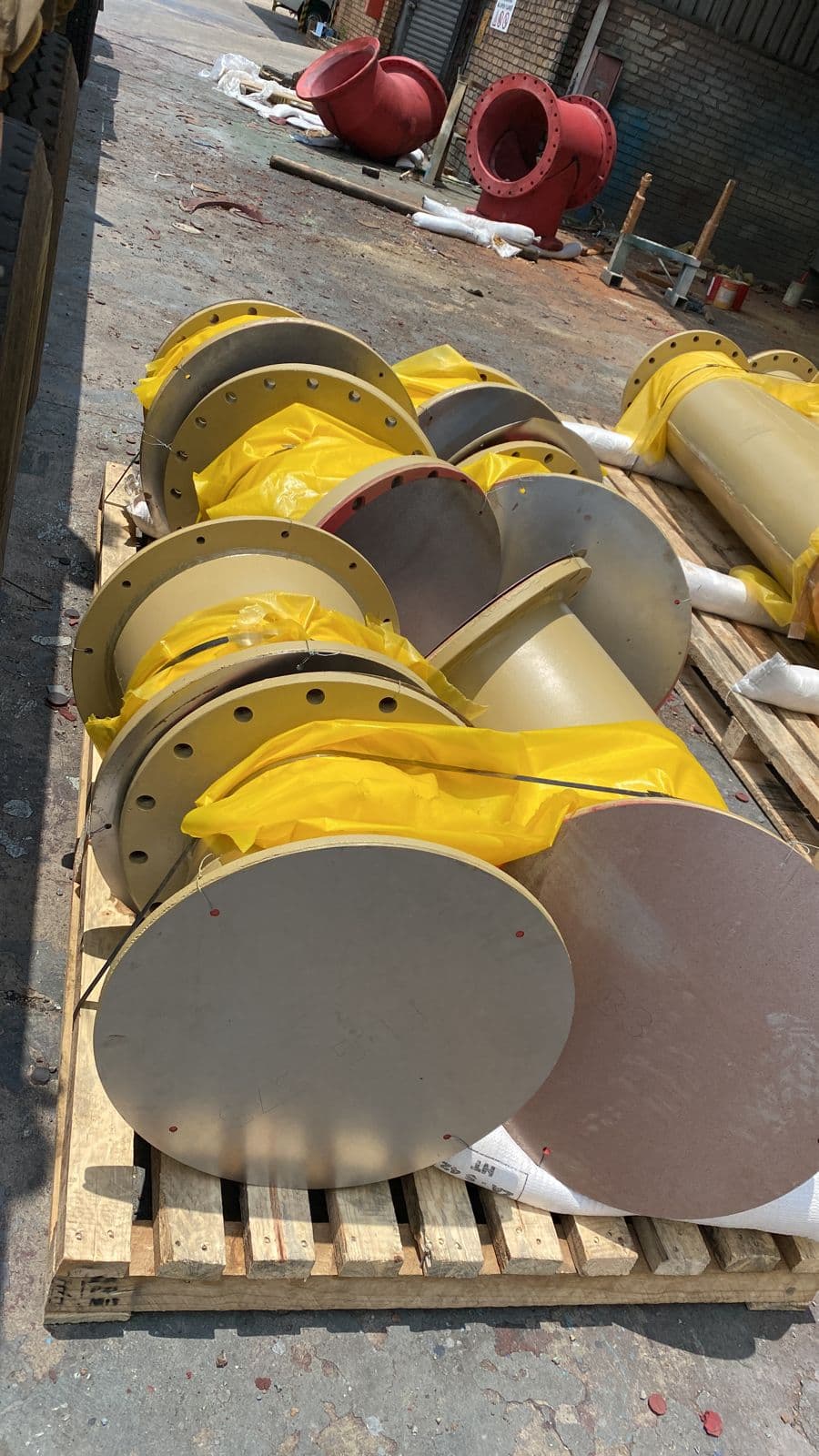 Rubber lined tee fitting for Mozambique titanium project